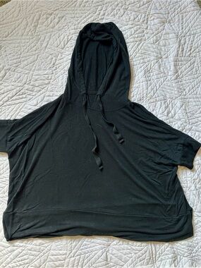 Lou & Grey Black Short-Sleeve Hooded Top
